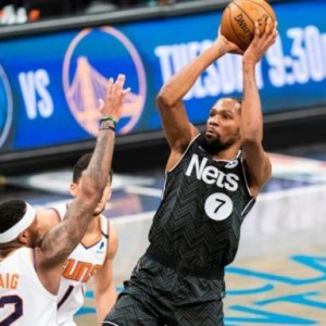 B体育极速体验-复出之战21中12砍33分 杜兰特替补出场火力依旧